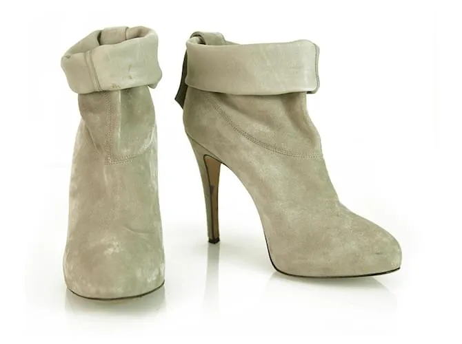 Brian Atwood Botines de piel de gamuza gris Pull On Becerro Botines Botas Tacones Tamaño de zapatos 37 