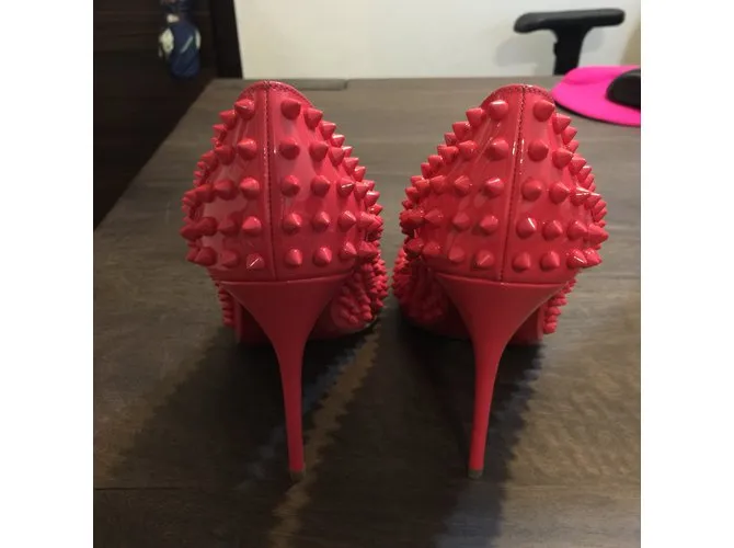 Christian Louboutin Fifi Hot Pink charol tacones de cuero Rosa 