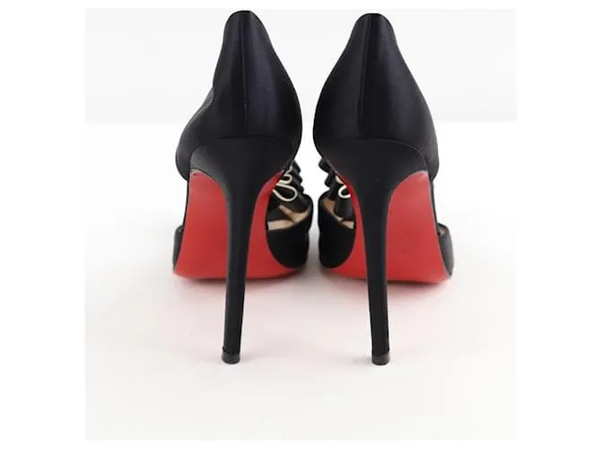 Christian Louboutin Tacones de cuero Negro 