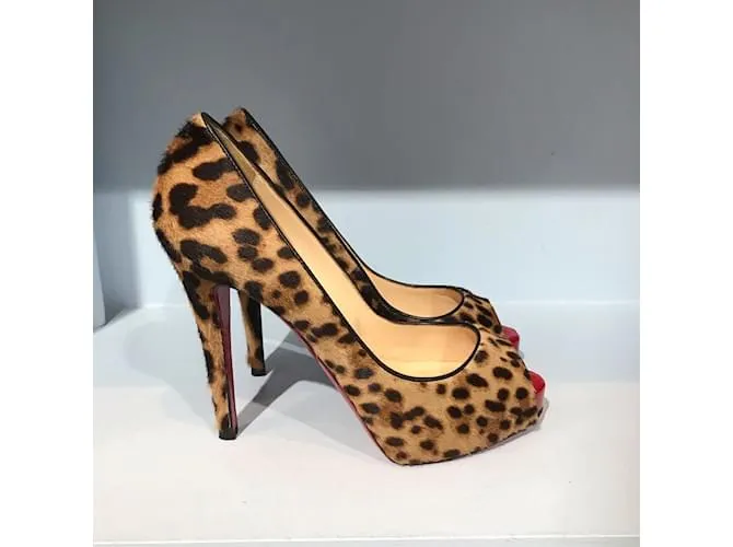 CHRISTIAN LOUBOUTIN Tacones T.UE 37.5 Piel de becerro estilo potro Castaño 