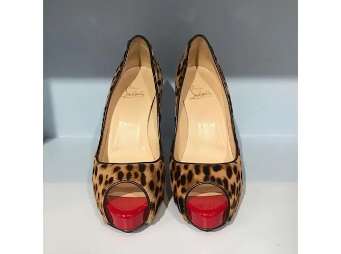 CHRISTIAN LOUBOUTIN Tacones T.UE 37.5 Piel de becerro estilo potro Castaño 