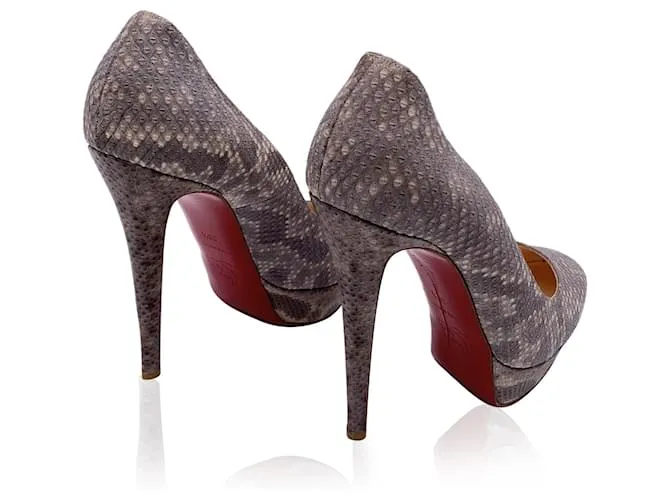 Christian Louboutin Zapatos de salón con plataforma Bianca de piel color topo Tacones Talla 38.5 Gris 