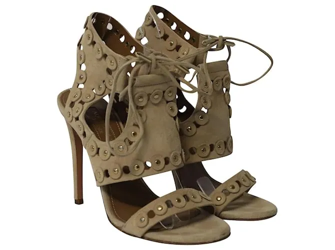 Tacones con tachuelas de Aquazzura en ante tostado Castaño Beige 