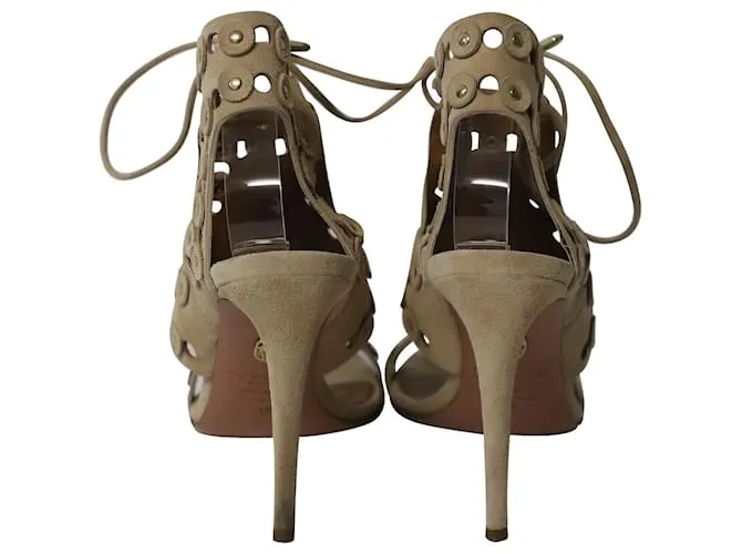 Tacones con tachuelas de Aquazzura en ante tostado Castaño Beige 