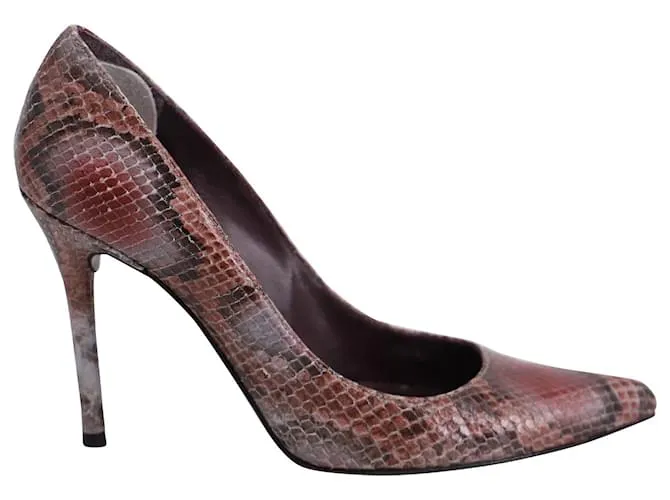 Tacones Nouveau con estampado de serpiente de Stuart Weitzman en cuero multicolor 