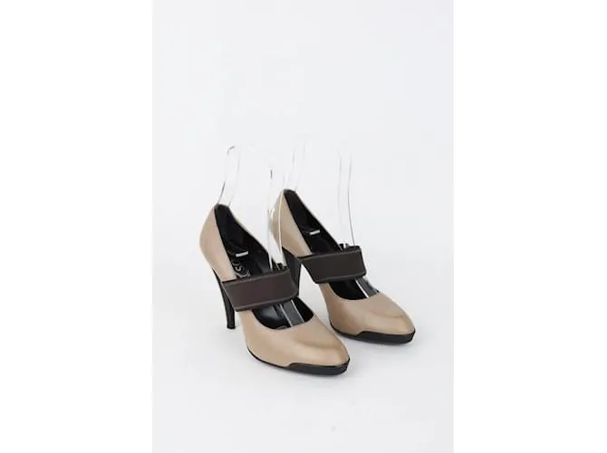 Tod's Tacones de cuero Beige 