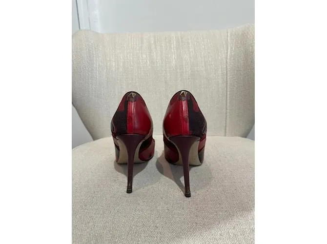 VALENTINO GARAVANI Tacones T.UE 35 Cuero Roja 