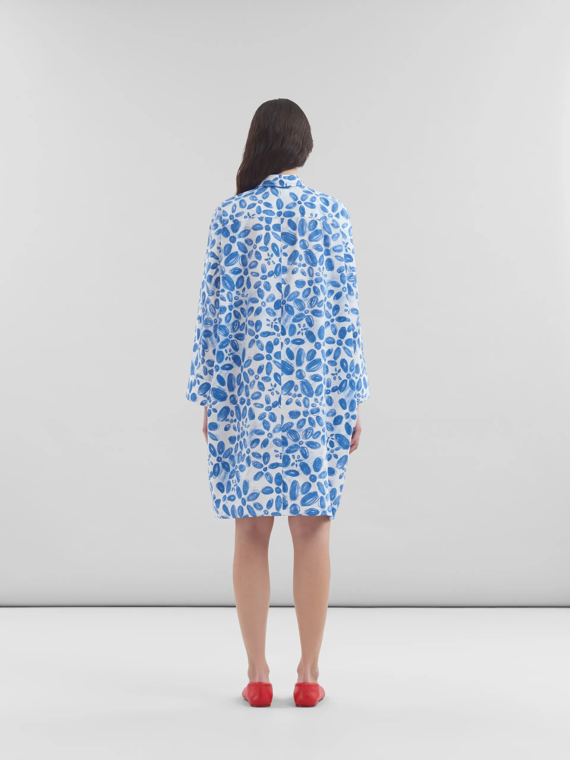 Vestido de corte cocoon blanco de popelina con estampado Blooming
